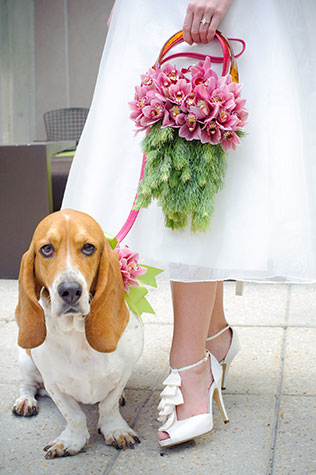 необычная свадебная флористика, цветочная сумочка