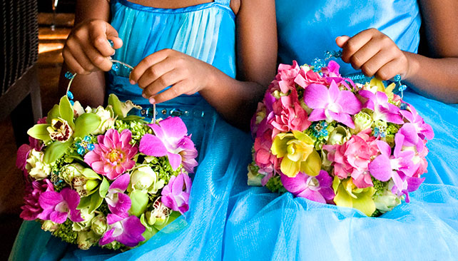 необычная свадебная флористика, цветочная сумочка