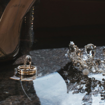 Крупные планы с обручальными кольцами  – маст-хэв для свадебной фотосессии. Фотограф Татьяна Авилова