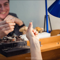 Петя и Настя делают обручальные кольца своими руками в ювелирной мастерской «Артефакториум». Фотограф Михаил Потейчук