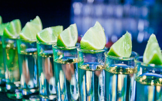 мальчишник, выпивка