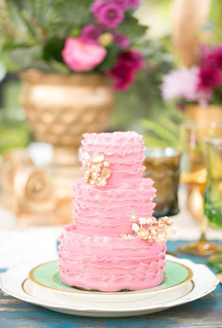 Тренд: свадебный торт с неровными краями 