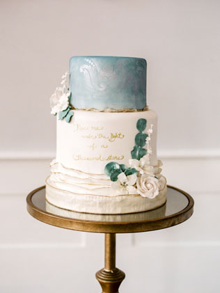 Тренд: свадебный торт с неровными краями 