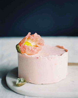 Тренд: свадебный торт с неровными краями 