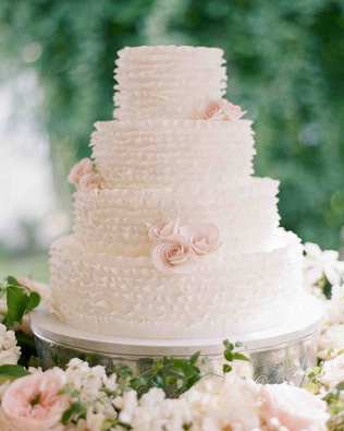 Тренд: свадебный торт с неровными краями 