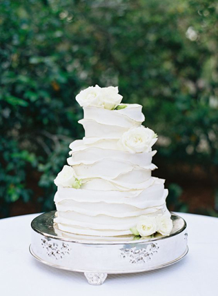Тренд: свадебный торт с неровными краями 
