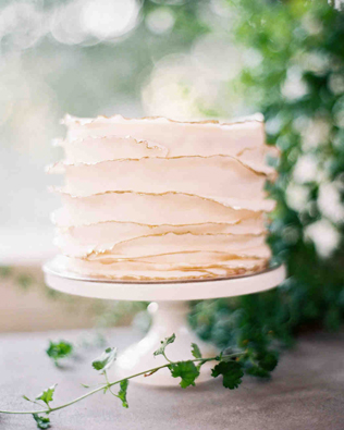 Тренд: свадебный торт с неровными краями 