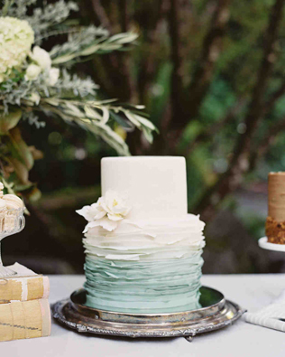 Тренд: свадебный торт с неровными краями 