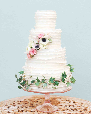 Тренд: свадебный торт с неровными краями 