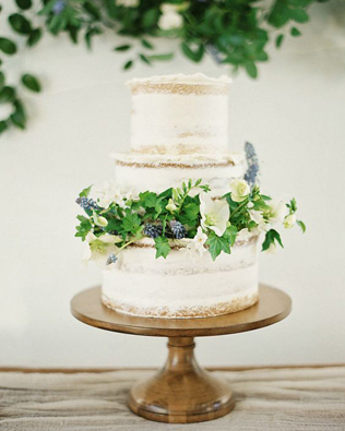 Тренд: свадебный торт с неровными краями 