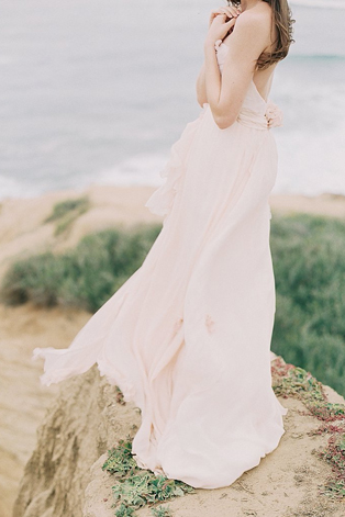 Летняя свадьба: нежные оттенки пудры, образ невесты