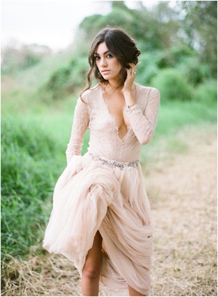 Летняя свадьба: нежные оттенки пудры, образ невесты