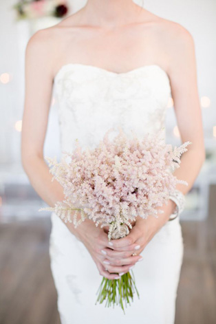 Летняя свадьба: нежные оттенки пудры, букет невесты 