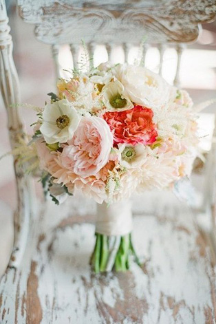 Летняя свадьба: нежные оттенки пудры, букет невесты 