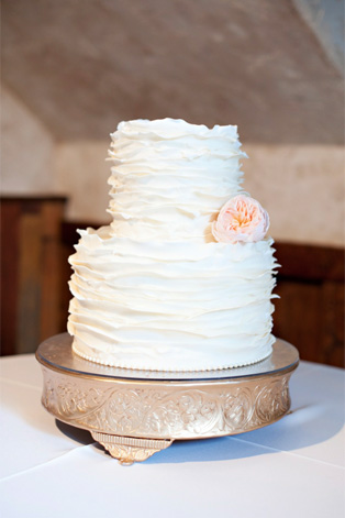 Летняя свадьба: нежные оттенки пудры, свадебный торт
