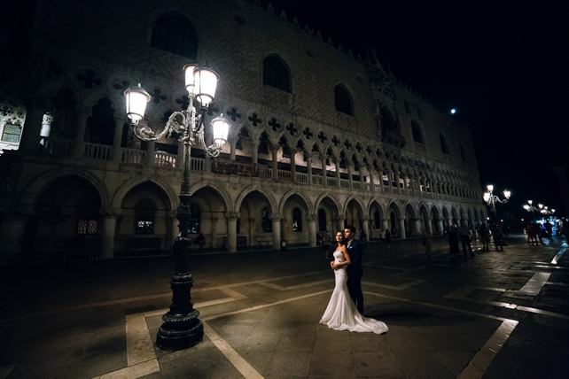 Ричард Конвенсаров, фотограф: Теплый свет, с постобработкой. Фото сделано в Венеции.