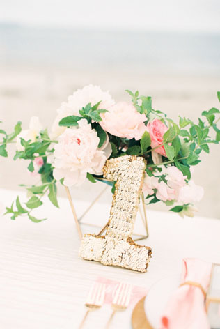 Детали: 55 оригинальных номеров для свадебных столов 