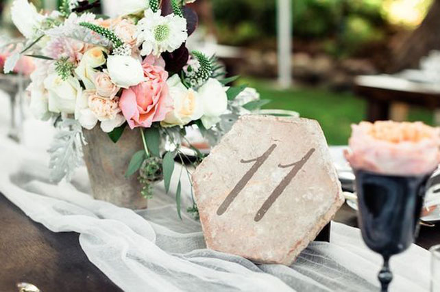 Детали: 55 оригинальных номеров для свадебных столов 