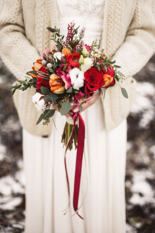 осенняя свадебная фотосессия, букет невесты