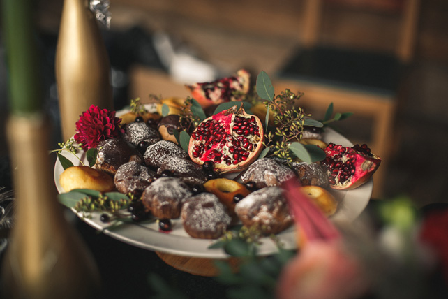 осенняя свадебная фотосессия, декор, фрукты