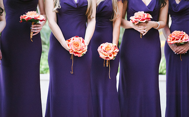 Тренд свадебной моды - один цветок вместо букета невесты