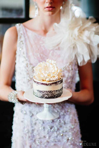 60 идей для декора одноярусного свадебного торта 