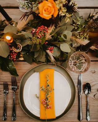 осенняя свадьба, декор стола в желтом цвете