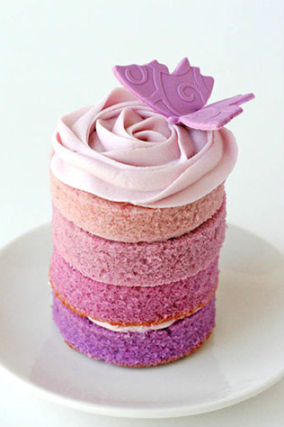 Тренд 2015: свадьба в стиле омбре, пирожное