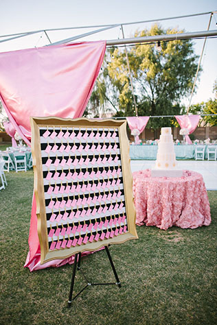 Тренд 2015: свадьба в стиле омбре, рассадочные карточки 