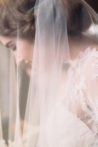 Свадьба в деталях: нежная органза и тюль, фата невесты