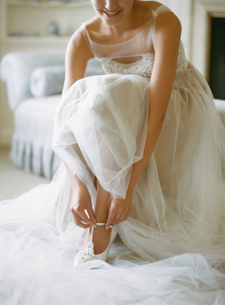 Свадьба в деталях: нежная органза и тюль, туфли невесты