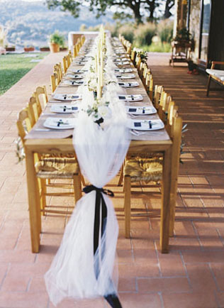 Свадьба в деталях: нежная органза и тюль, сервировка стола 