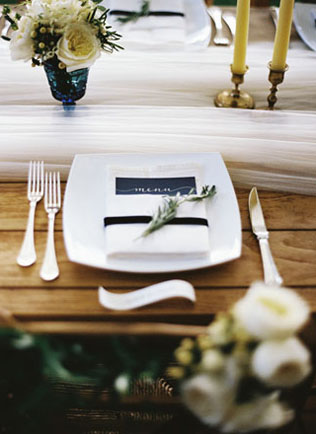 Свадьба в деталях: нежная органза и тюль, сервировка стола 