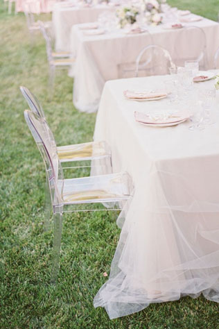 Свадьба в деталях: нежная органза и тюль, сервировка стола
