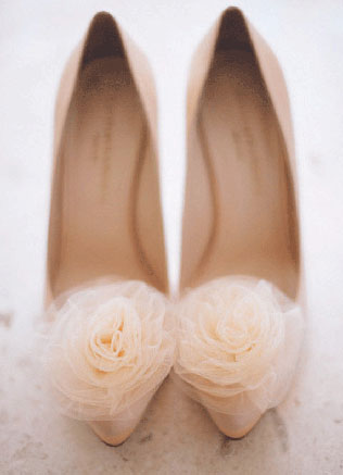 Свадьба в деталях: нежная органза и тюль, туфли невесты