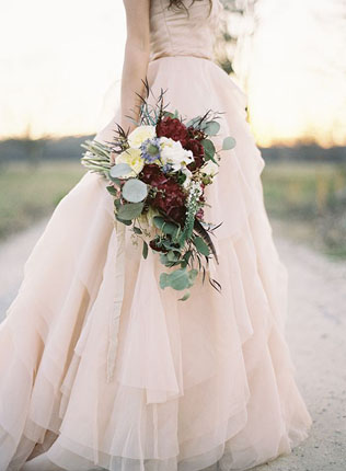 Свадьба в деталях: нежная органза и тюль, букет невесты