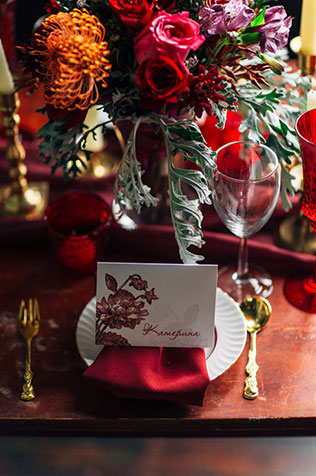 осеннее утро невесты в ярких тонах, рассадочные карточки