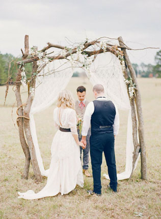 Арки и декоративные зоны для осенней свадебной церемонии 