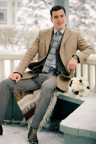 осенний образ жениха, жених в пальто