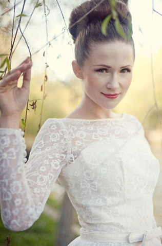 Осенний образ невесты, укороченное свадебное платье