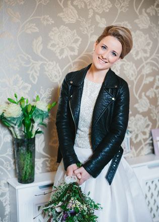 Осенний образ невесты, кожаная куртка