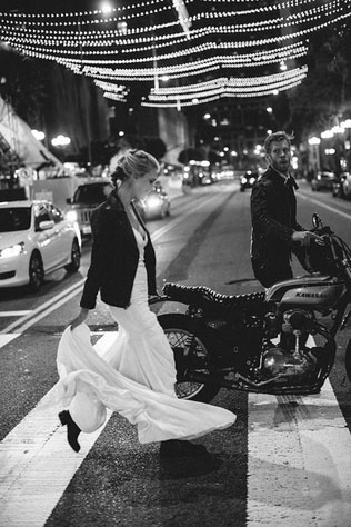 Осенний образ невесты, кожаная куртка