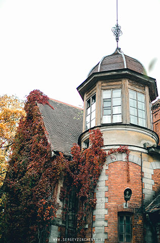 Осенняя фотосессия лав стори в стиле fine art, место съемки, старинный дом