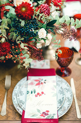 Осенняя фотосессия лав стори в стиле fine art, сервировка стола