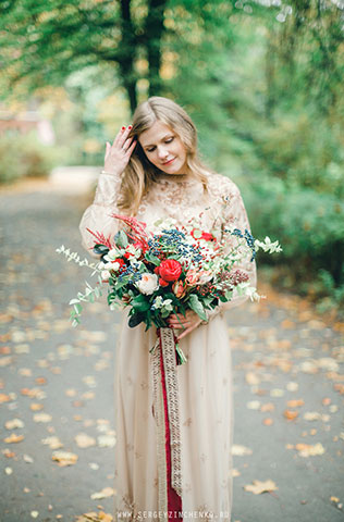 Осенняя фотосессия лав стори в стиле fine art, платье для фотосессии