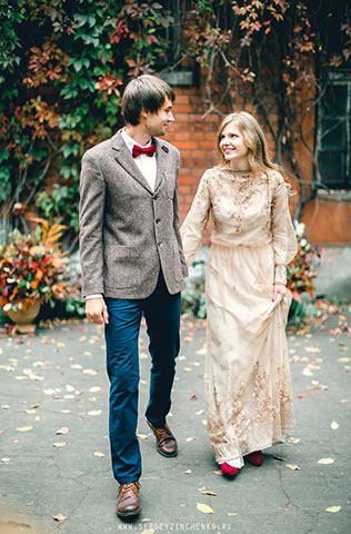 Осенняя фотосессия лав стори в стиле fine art, прогулка влюбленных