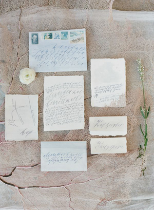 Бумажное вдохновение: свадебная полиграфия с оторванными краями 