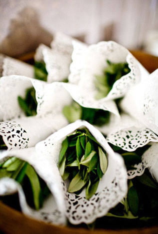 Свадебные детали: пакетики для конфетти и лепестков 