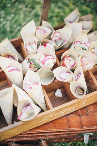 Свадебные детали: пакетики для конфетти и лепестков 