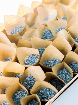 Свадебные детали: пакетики для конфетти и лепестков 